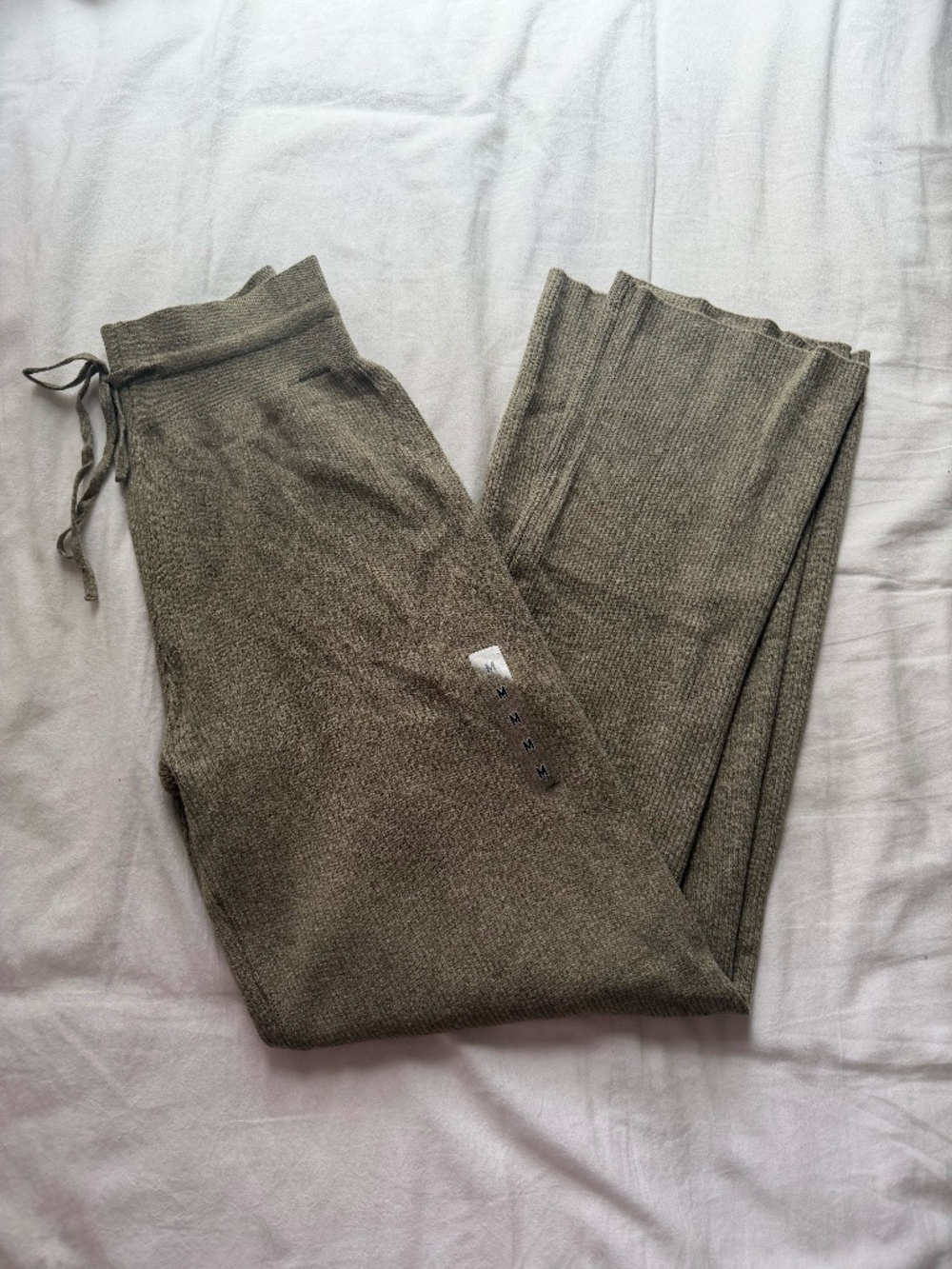 Uniqlo Wide Leg Lounge Pants – Size Medium (NWT)